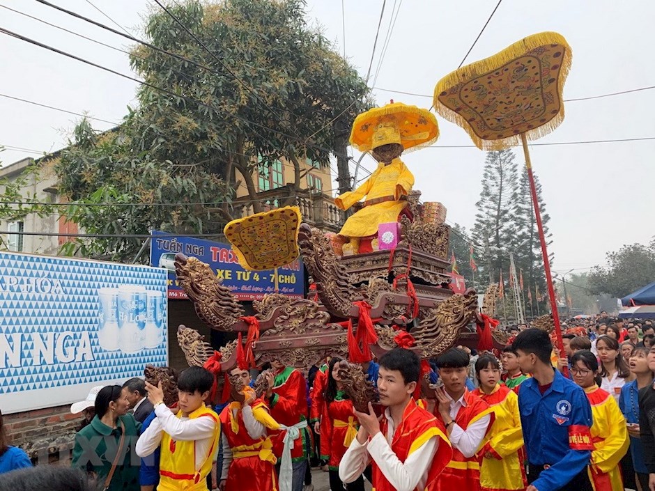 Lễ hội truyền thống của làng diễn ra trong 5 ngày từ mùng 6 đến mùng 10