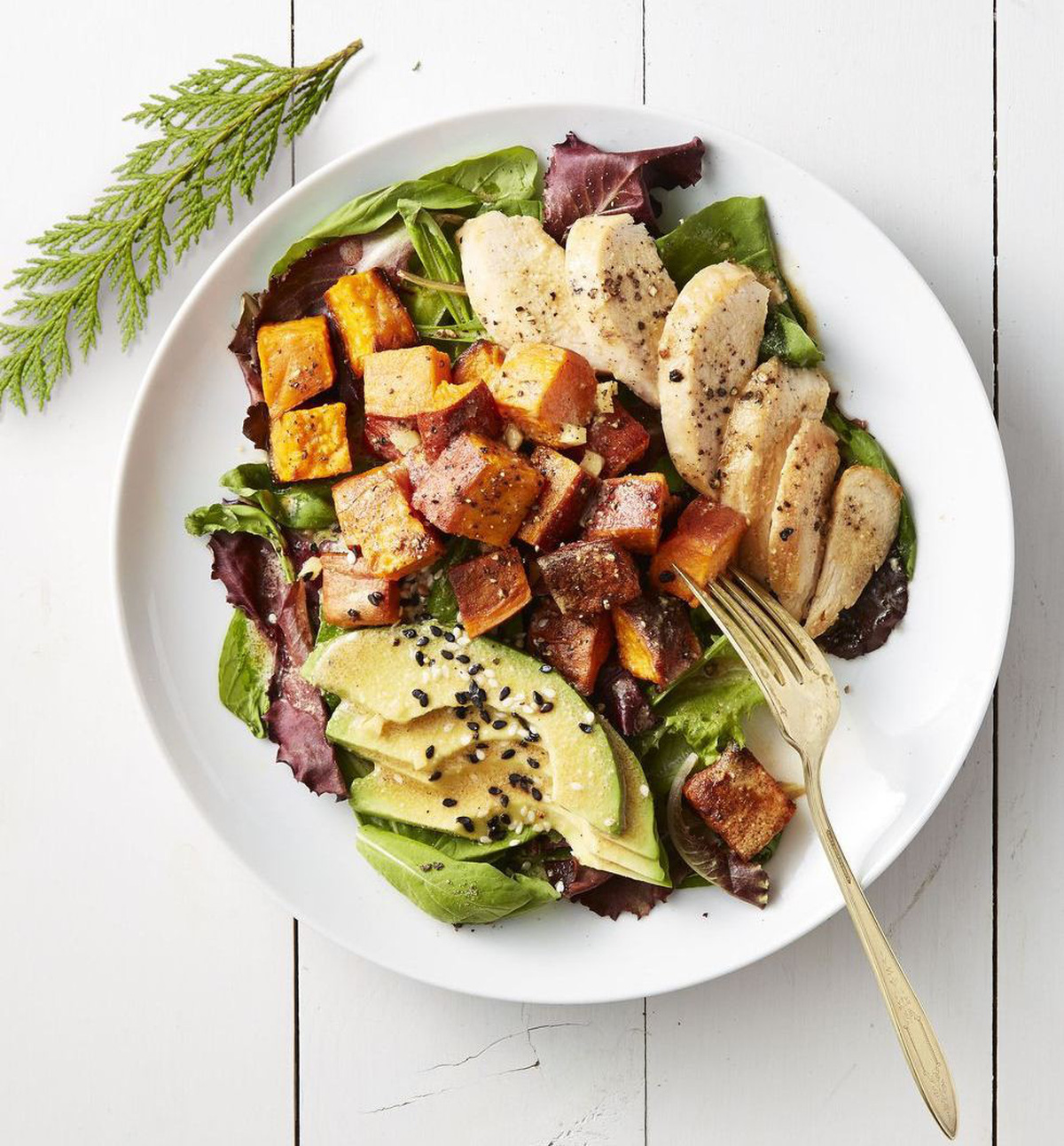 Món salad ức gà bổ dưỡng thích hợp cho người muốn giảm cân