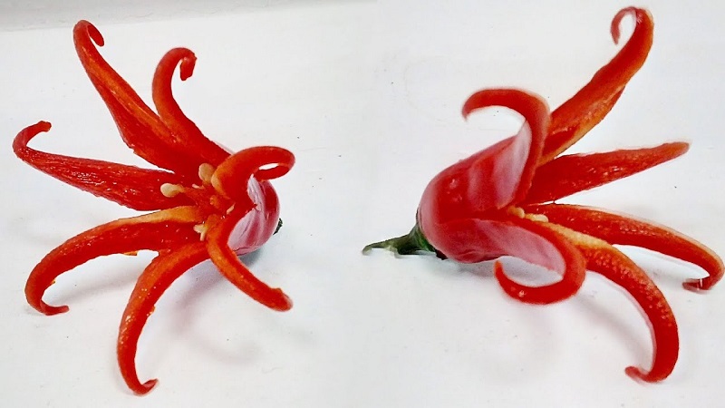 Trang trí món ăn thêm hấp dẫn với cách cắt tỉa hoa từ ớt