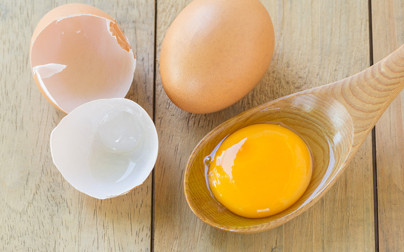 Trứng gà - tuyệt đối không ăn sống hay tái